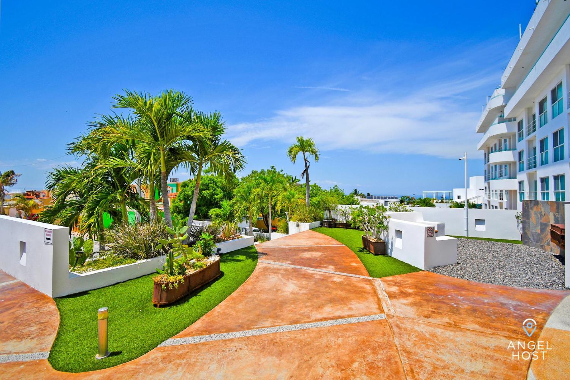 Hébergement de vacances Oceanview Living Space & Balcony With Fiberoptic Wifi!