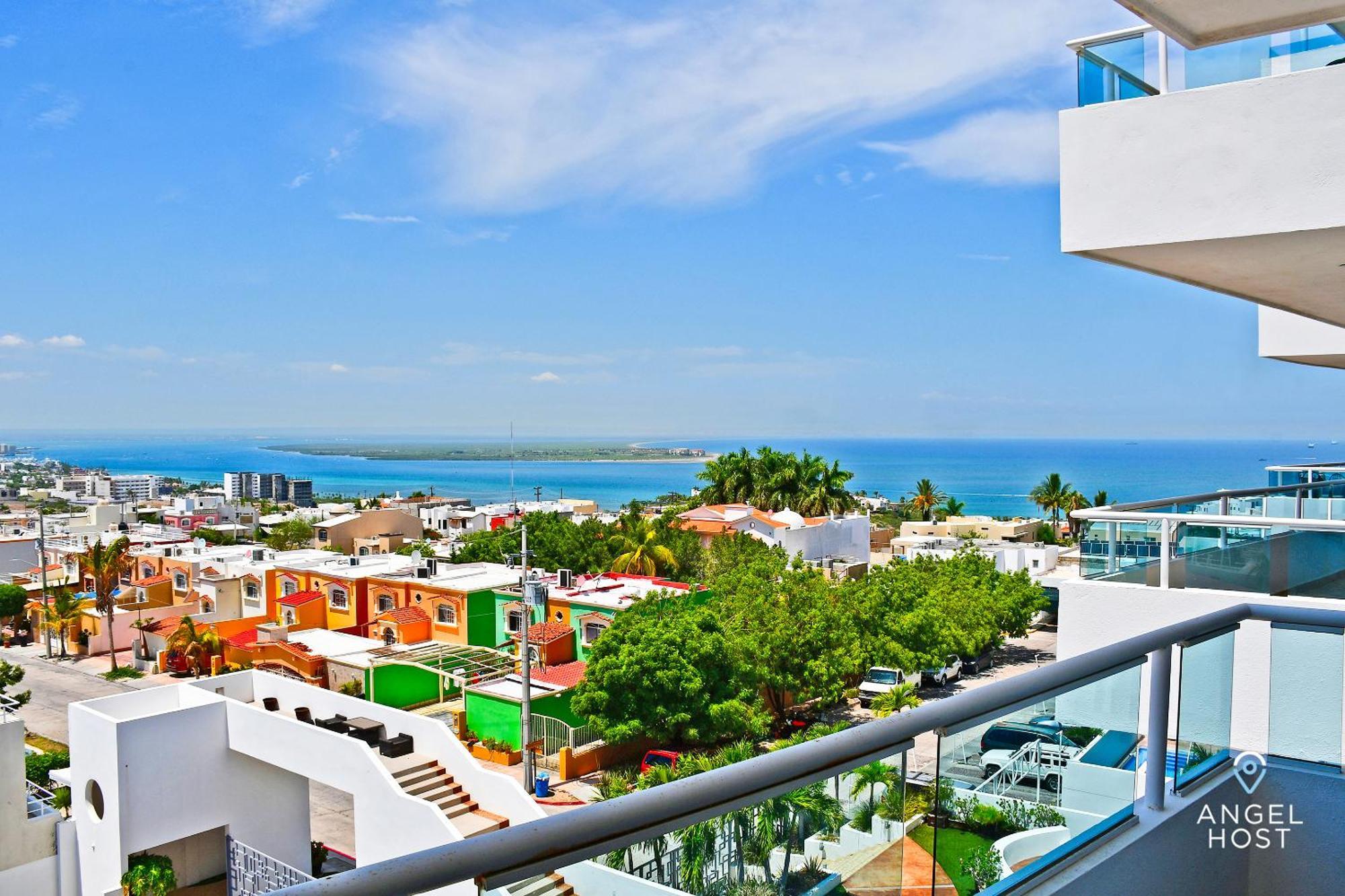 Oceanview Living Space & Balcony With Fiberoptic Wifi! Hébergement de vacances La Paz