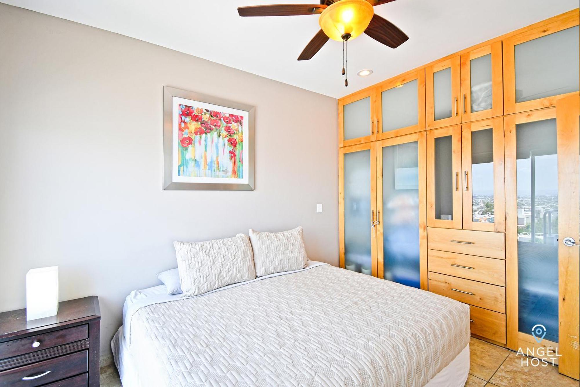Oceanview Living Space & Balcony With Fiberoptic Wifi! Hébergement de vacances *